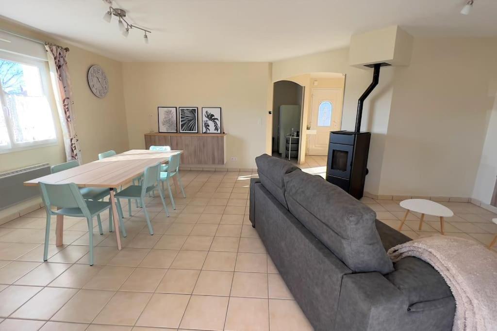 Maison Avec Veranda - Gite De L'Arbrisseau Rethel Extérieur photo